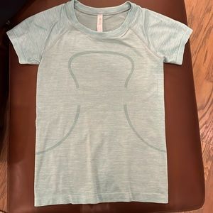 Swiftly tech short sleeve size 6